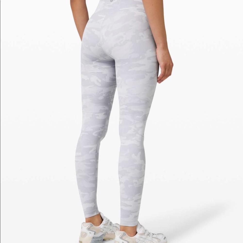 Lululemon Wunder under crop high rise - luxtreme 21”. White / silver camouflage